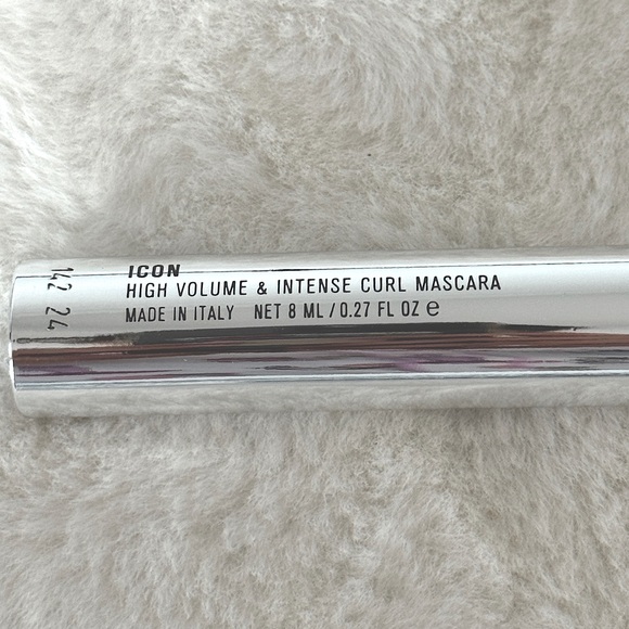 Il Makiage Volume and Curl Black Mascara - NIB - Picture 7 of 10